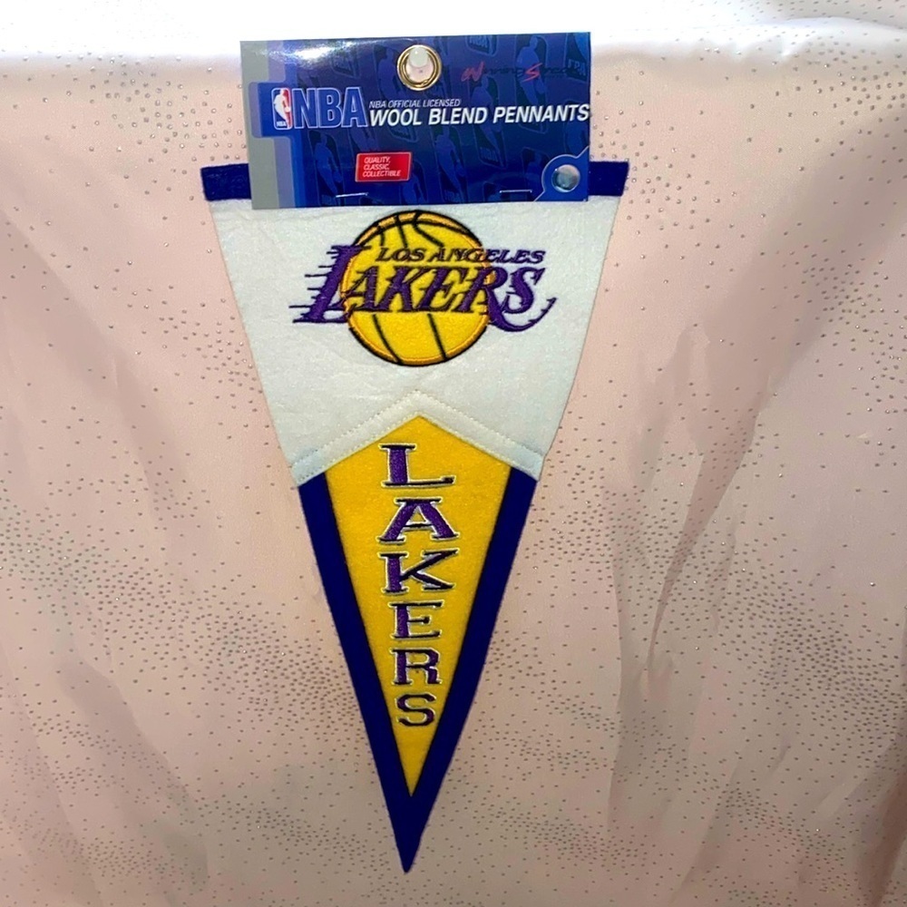 LOS ANGELES LAKERS EMBROIDERED Pennant BANNER Large NBA Kobe Goat era basketball